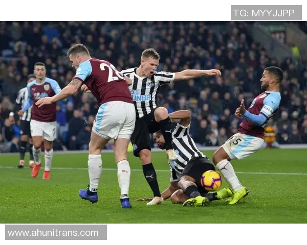 纽卡斯尔对阵曼联精彩足球比赛直播全程回顾与分析 纽卡斯尔对阵曼联精彩足球比赛直播全程回顾与分析