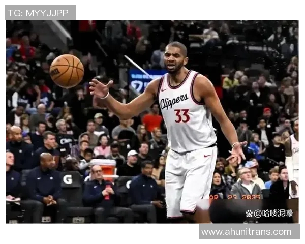 快船与灰熊激战11月24日球迷期待精彩对决与战术较量 快船与灰熊激战11月24日球迷期待精彩对决与战术较量