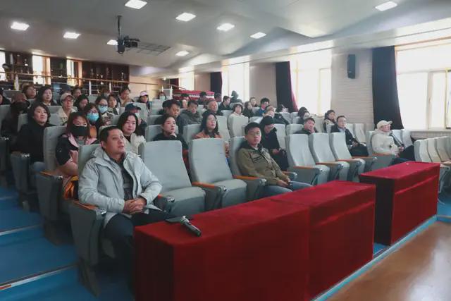 Bwin必赢APP东城区和平里第一小学家委会专业培训助力提升教育合作效能(图2)