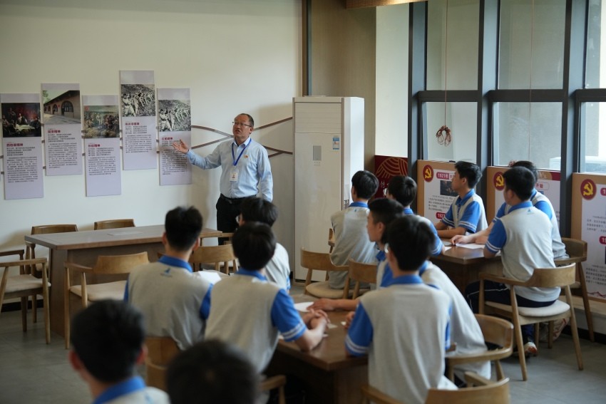 Bwin必赢APP林子杰：致力于培养德智体美劳全面发展的高素质技术技能人才(图4)