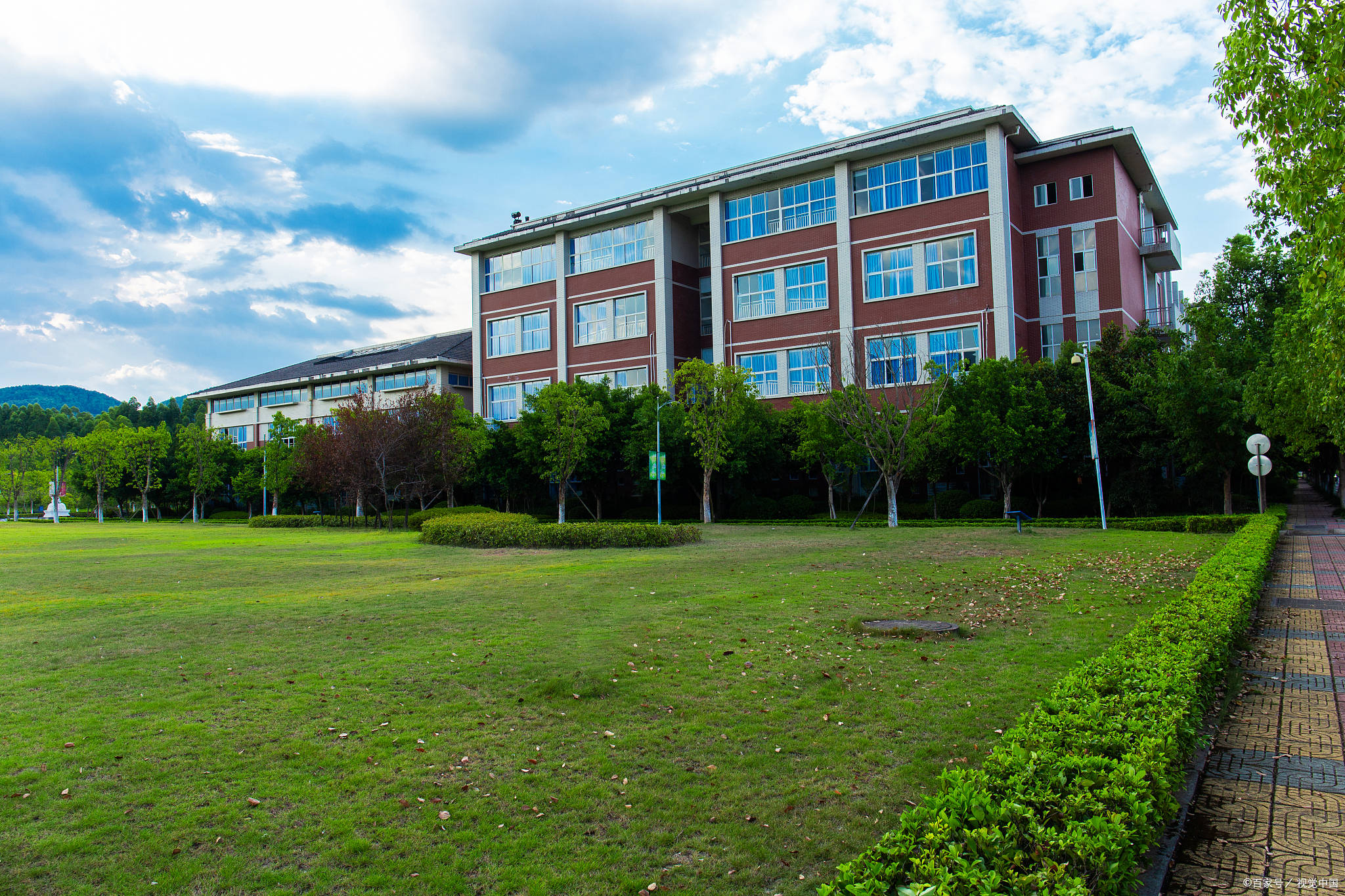 Bwin必赢网址为什么选择立思辰留学办理澳门科技大学(图1)