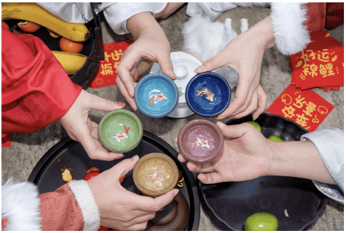 穿汉服被全家人夸爆00后：这才是中国人的“新年皮肤”(图1)