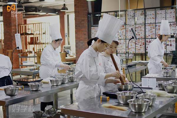中国援乍得医疗队举办海扶刀技术培训讲座