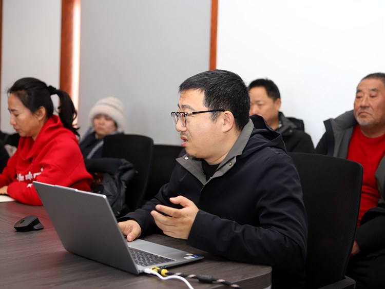 Bwin必赢平台镇赉县举办高质量农业发展座谈会暨水稻种植技术培训(图2)