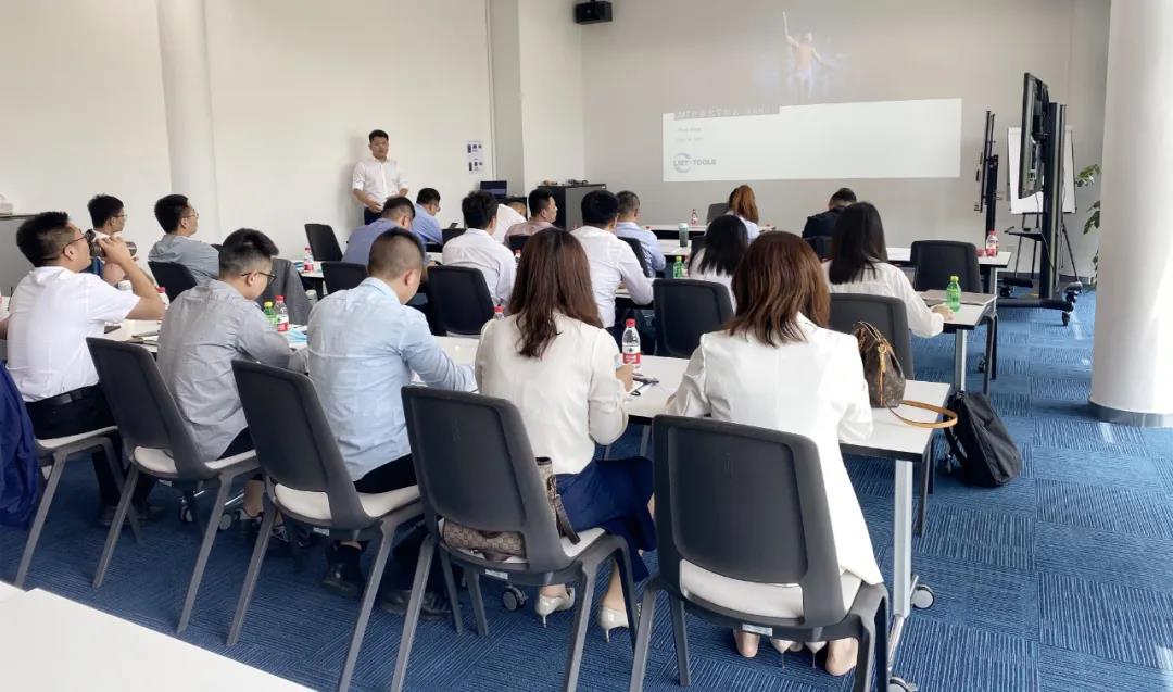 湖南省总工会：健全产业工人终身职业技能培训制度