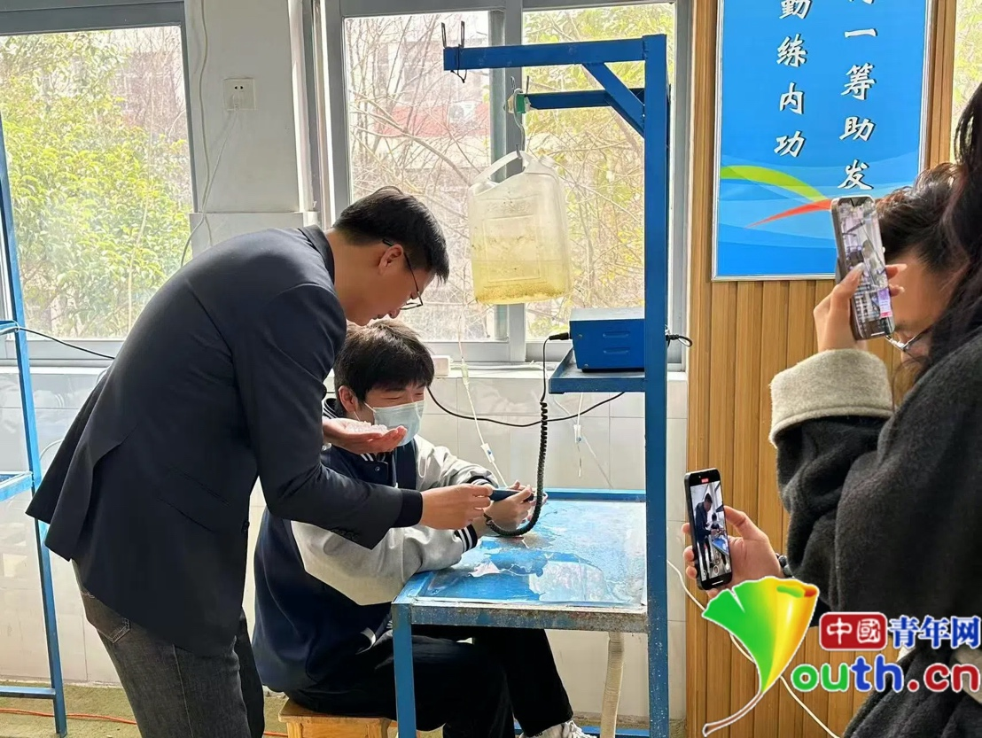 Bwin必赢APP2025年度首期“新电商人才线上+线下培训”公益活动启动(图1)