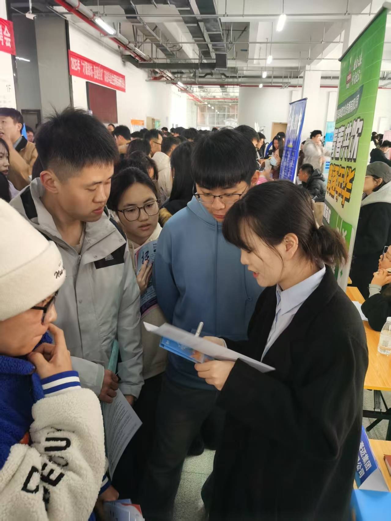 Bwin必赢APP2025年“才聚潍坊直通名校”高校毕业生招聘活动走进青岛(图5)