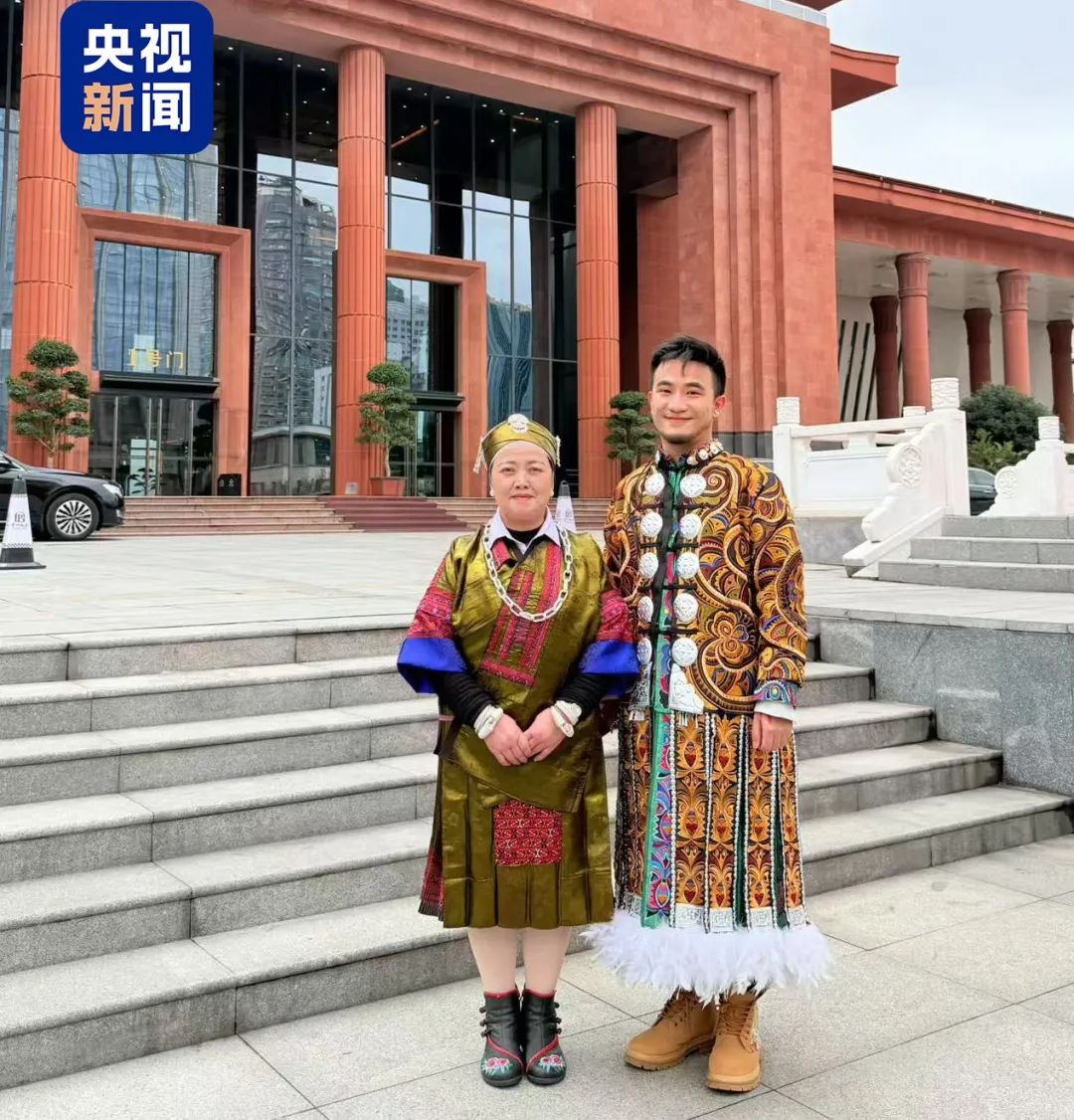 Bwin必赢平台45个山里娃站上国际T台设计师讲述藏在衣服里的秘密(图4)