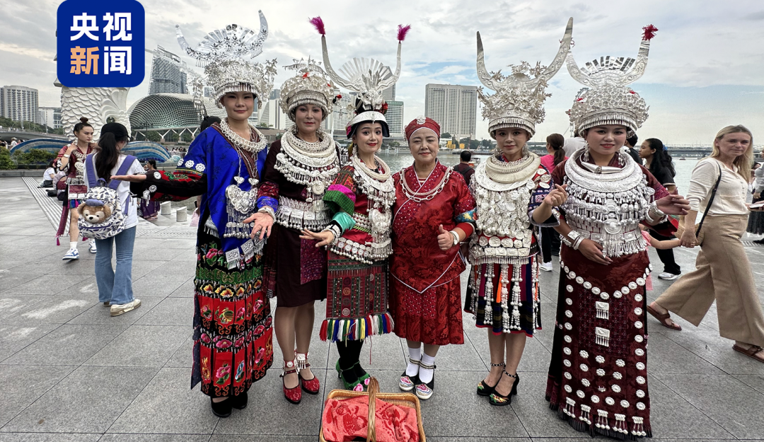 Bwin必赢平台45个山里娃站上国际T台设计师讲述藏在衣服里的秘密(图6)