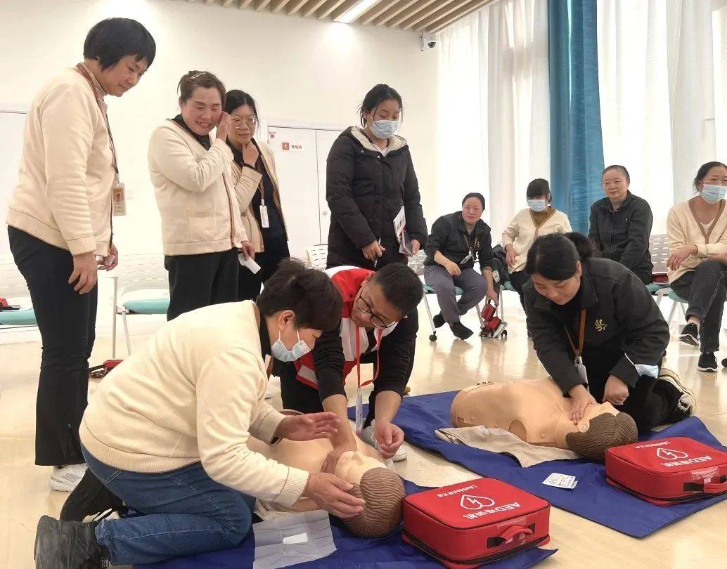Bwin必赢网址实训基地专业培训养老护理员“技能与知识双提升”(图3)