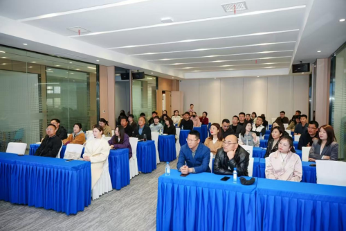 河南省电工技术学会电力新能源专业委Bwin必赢平台员会成功举办商务礼仪专题培训(图3)