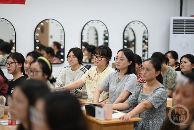 免费技能培训促就业(图2)