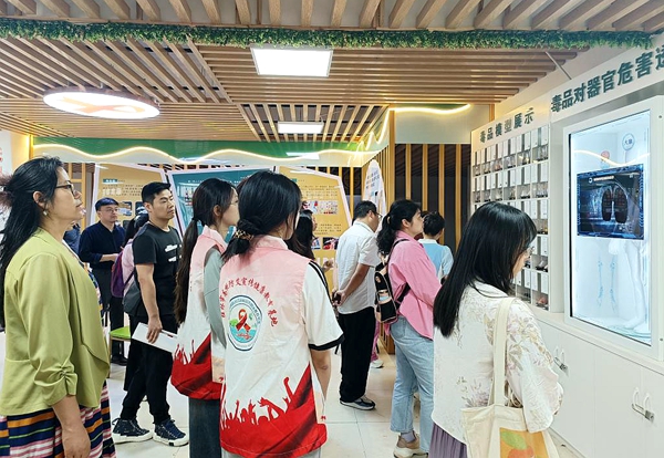 桂林市大中专院校青春健康成长之道师资培训圆满落幕(图1)